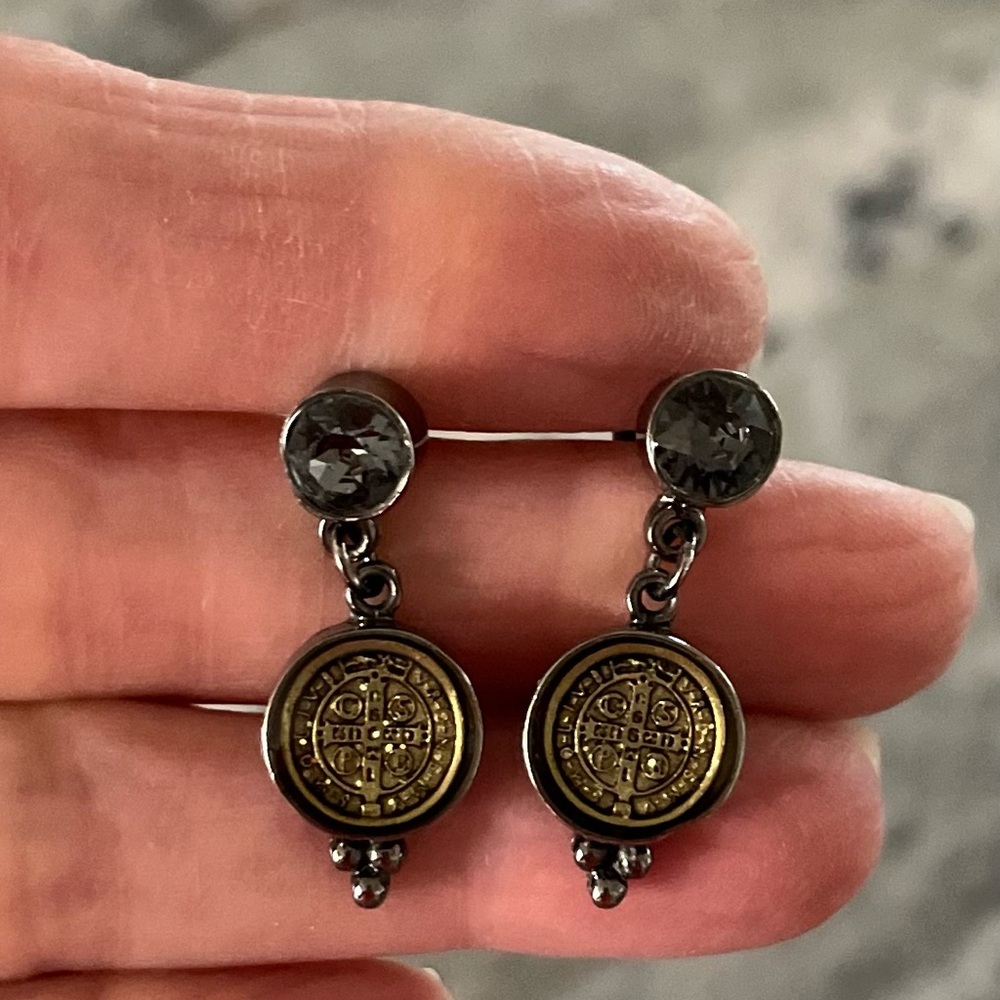 VIRGIN SAINTS & ANGELS HEMATITE LUCIA EARRINGS - Picture 4 of 6